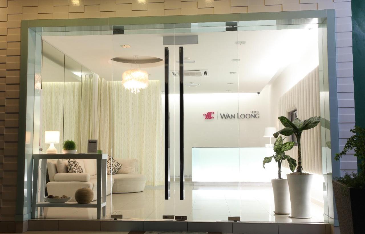 Wan Loong Hotel Pontian Kecil Exterior photo